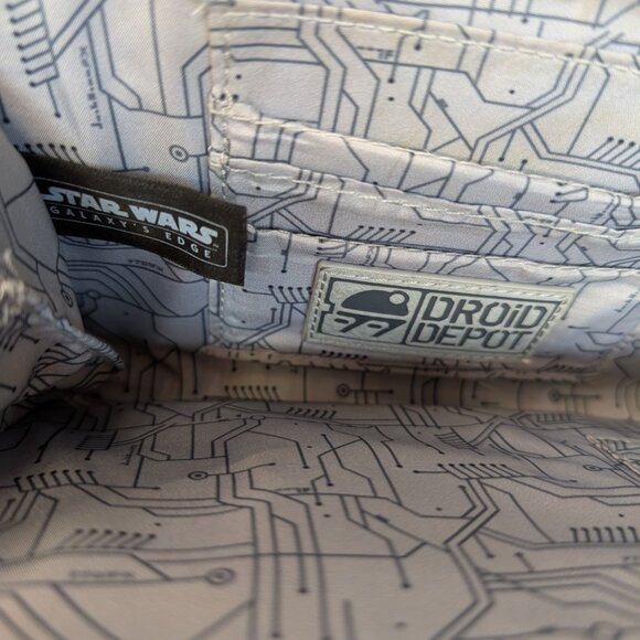 Disney Star Wars Galaxy's Edge BB-8/R2-D2 Light Up Phone Case Wallet - Picture 9 of 13